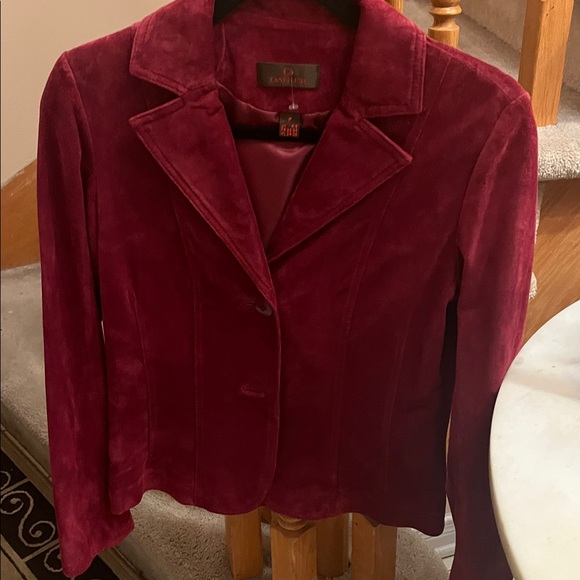 Danier suede blazer. No pockets - Picture 4 of 16